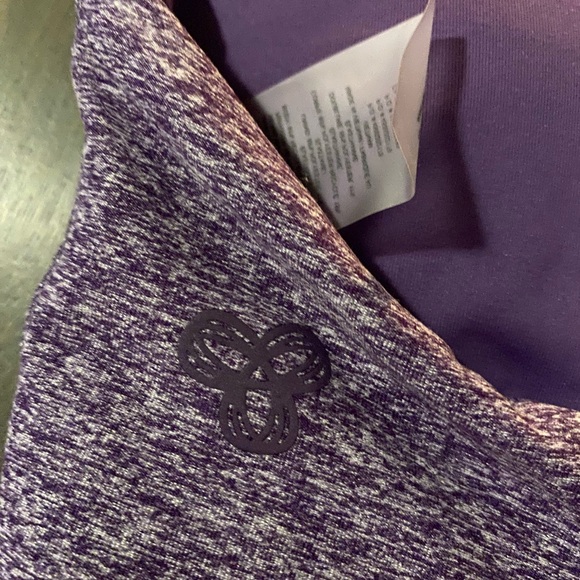 ARITZIA TNA sports bra - Picture 3 of 4